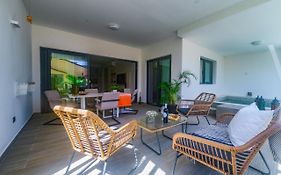 Beach Garden 2 - Luxury Apartments